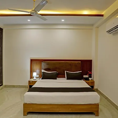 Townhouse Dsr Sector 19 Noida Exterior photo